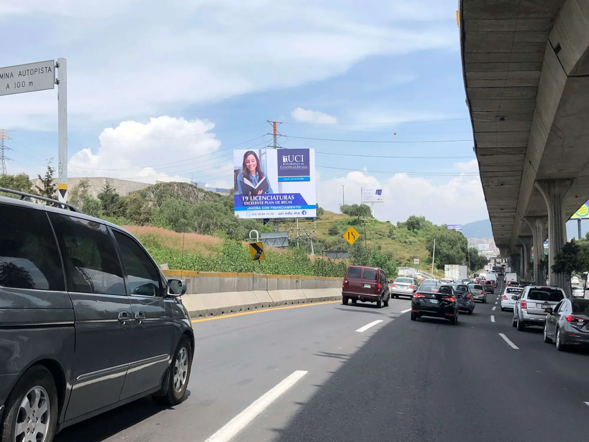 Foto espectacular sobre avenida principal