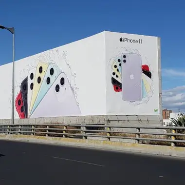 foto de muro espectacular doble de campaña para Agencias de medios