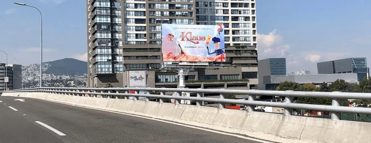 Sspectacular unipolar visto desde puente vehicular