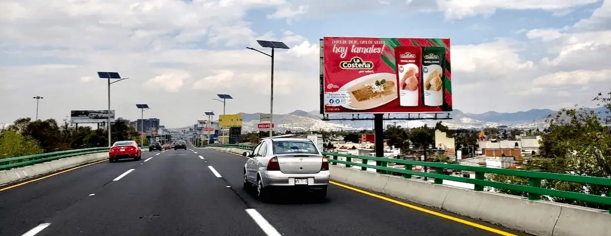 Espectacular unipolar visto desde puente vehicular