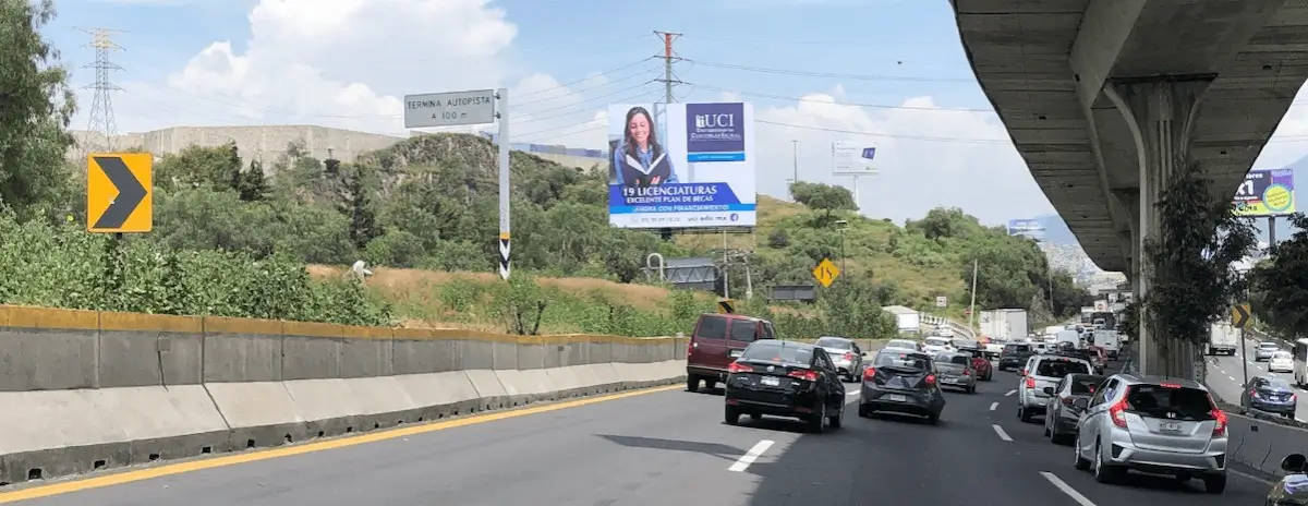Espectacular unipolar visto desde avenida principal
